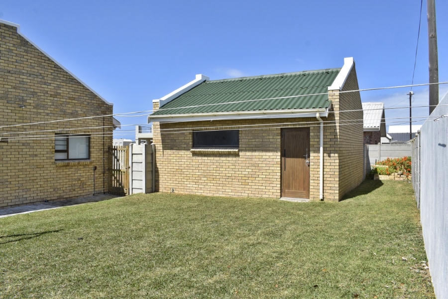 2 Bedroom Property for Sale in Struisbaai Western Cape